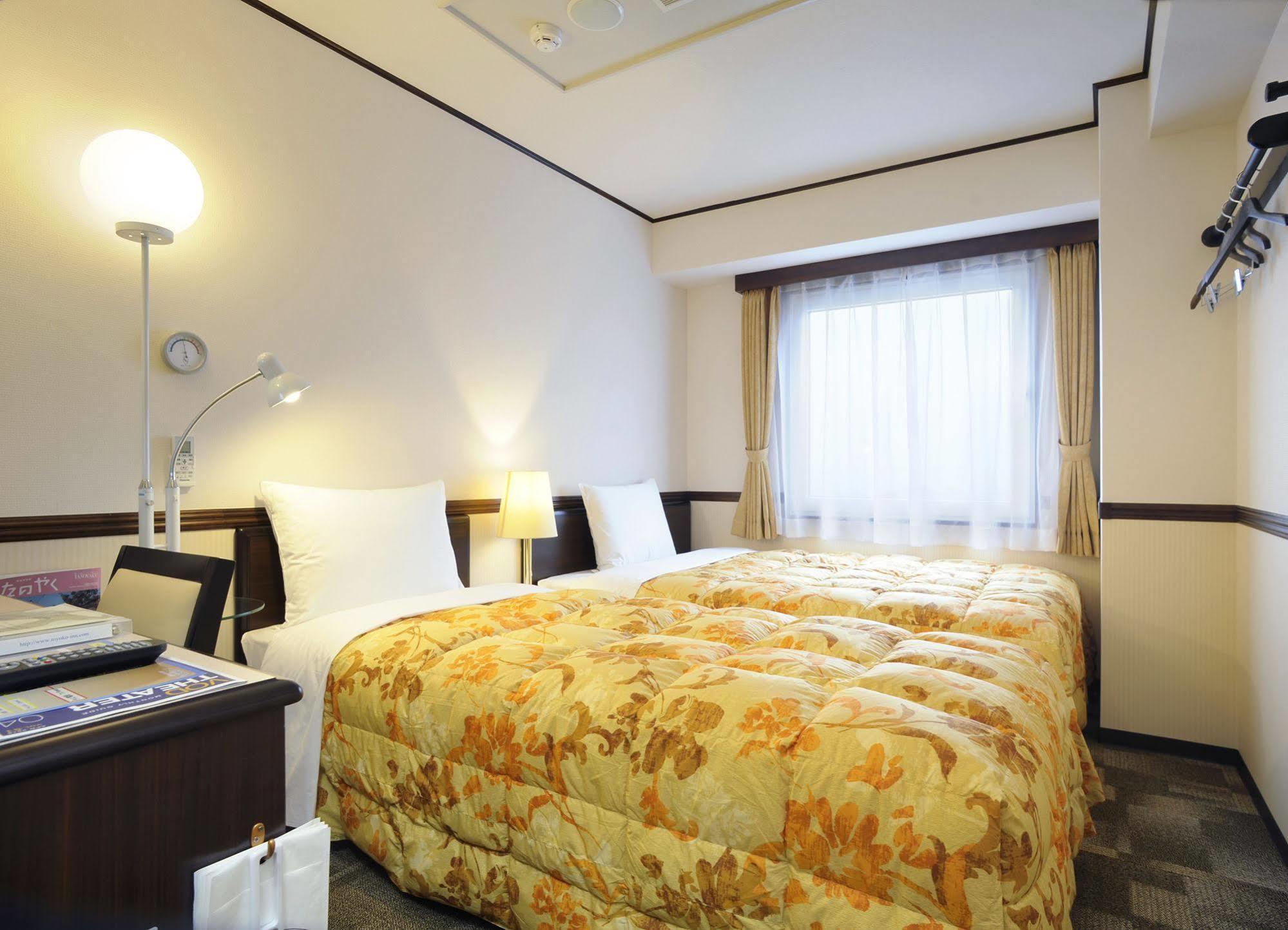 Toyoko Inn Osaka Jr Noda Ekimae Екстериор снимка