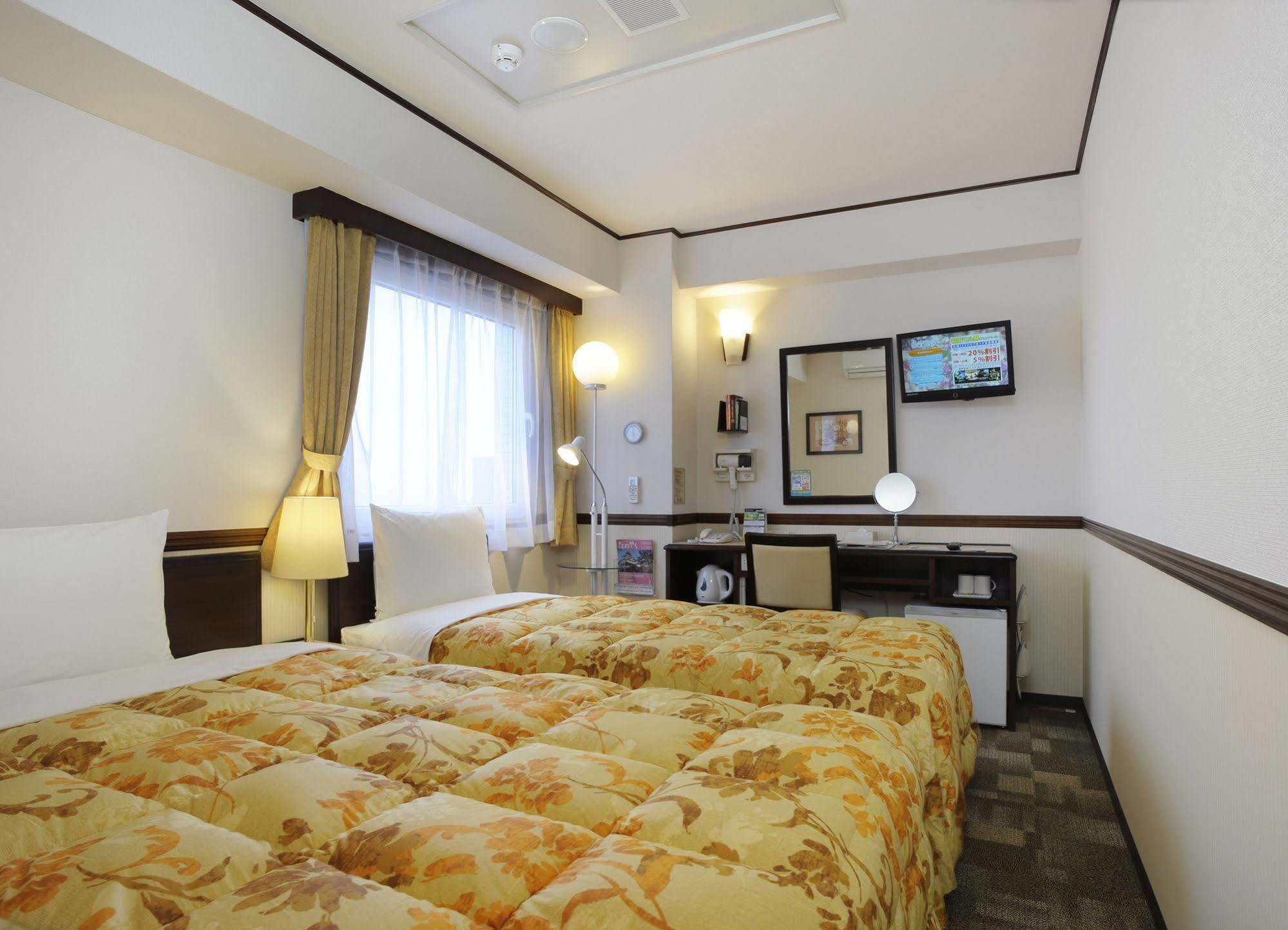 Toyoko Inn Osaka Jr Noda Ekimae Екстериор снимка